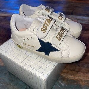 Golden Goose size kids EU23 (US size 6) Brand new, never used with box